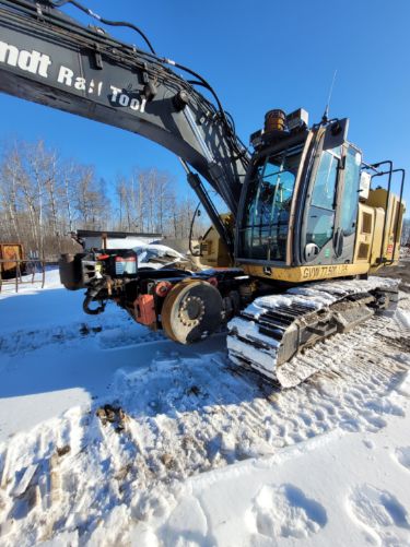 2011 BRANDT RAIL TOOL 225DX